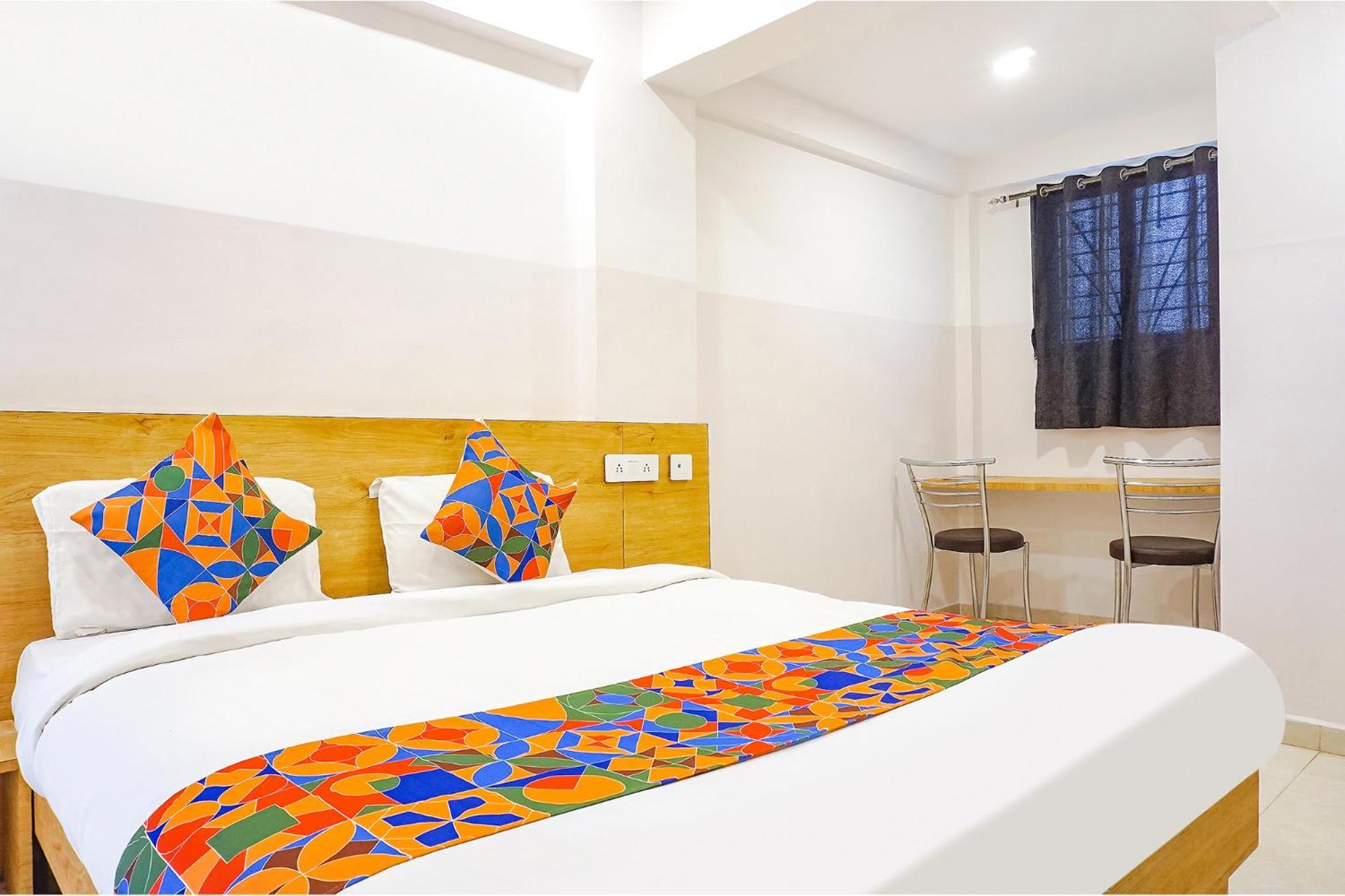 Fabhotel Saffron Inn I - Nr Darshan Museum Пюн Екстериор снимка