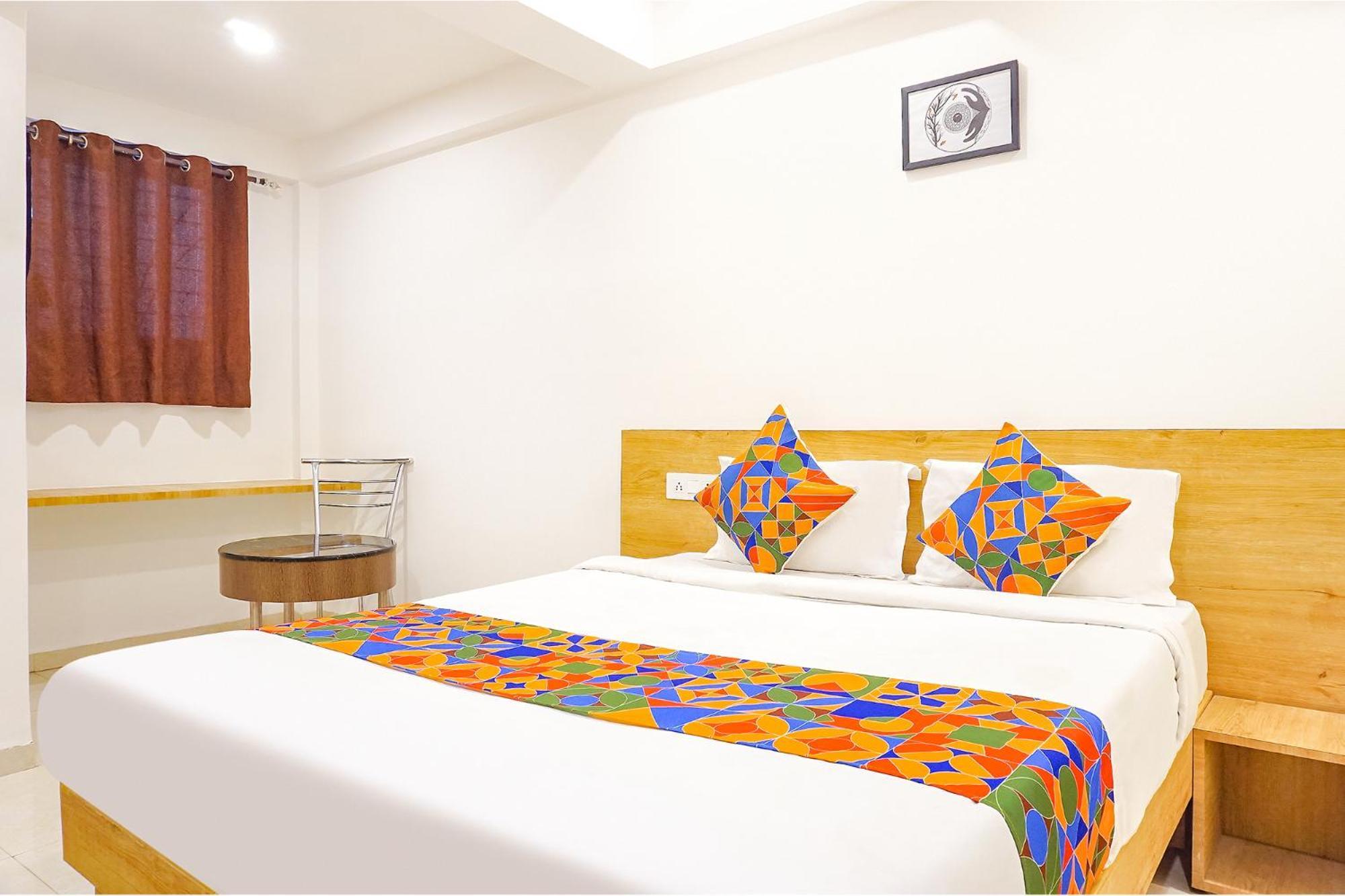 Fabhotel Saffron Inn I - Nr Darshan Museum Пюн Екстериор снимка
