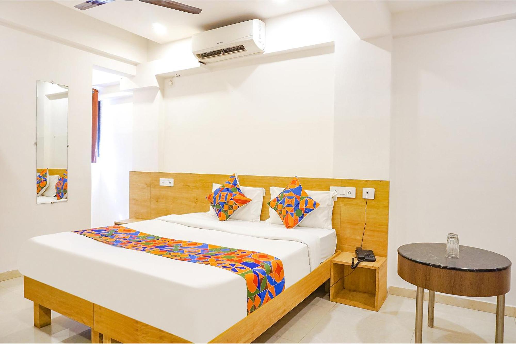 Fabhotel Saffron Inn I - Nr Darshan Museum Пюн Екстериор снимка