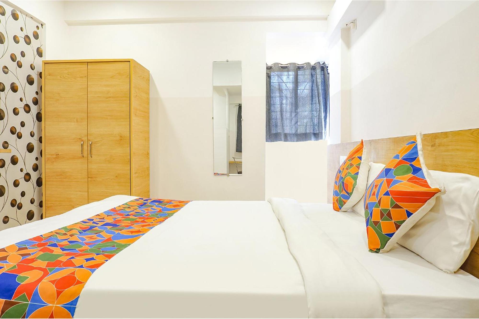 Fabhotel Saffron Inn I - Nr Darshan Museum Пюн Екстериор снимка
