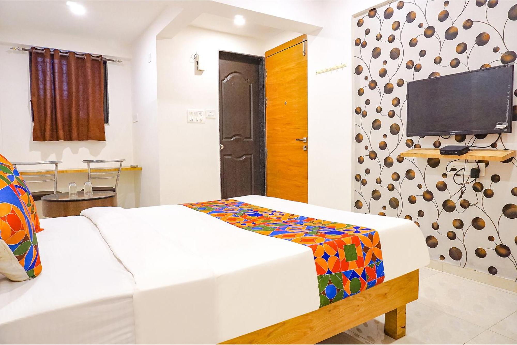 Fabhotel Saffron Inn I - Nr Darshan Museum Пюн Екстериор снимка